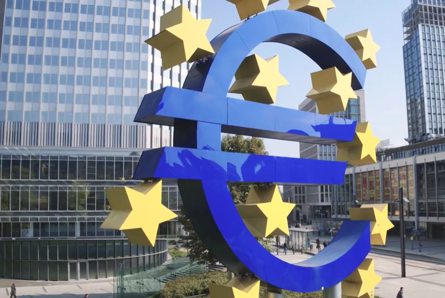 ECB Reports 35% Emissions Reduction in €367 Billion Corporate Bond Portfolio