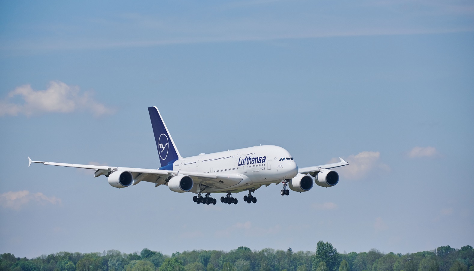 Lufthansa Raises Fares to Cover Costs of New Climate Regulations