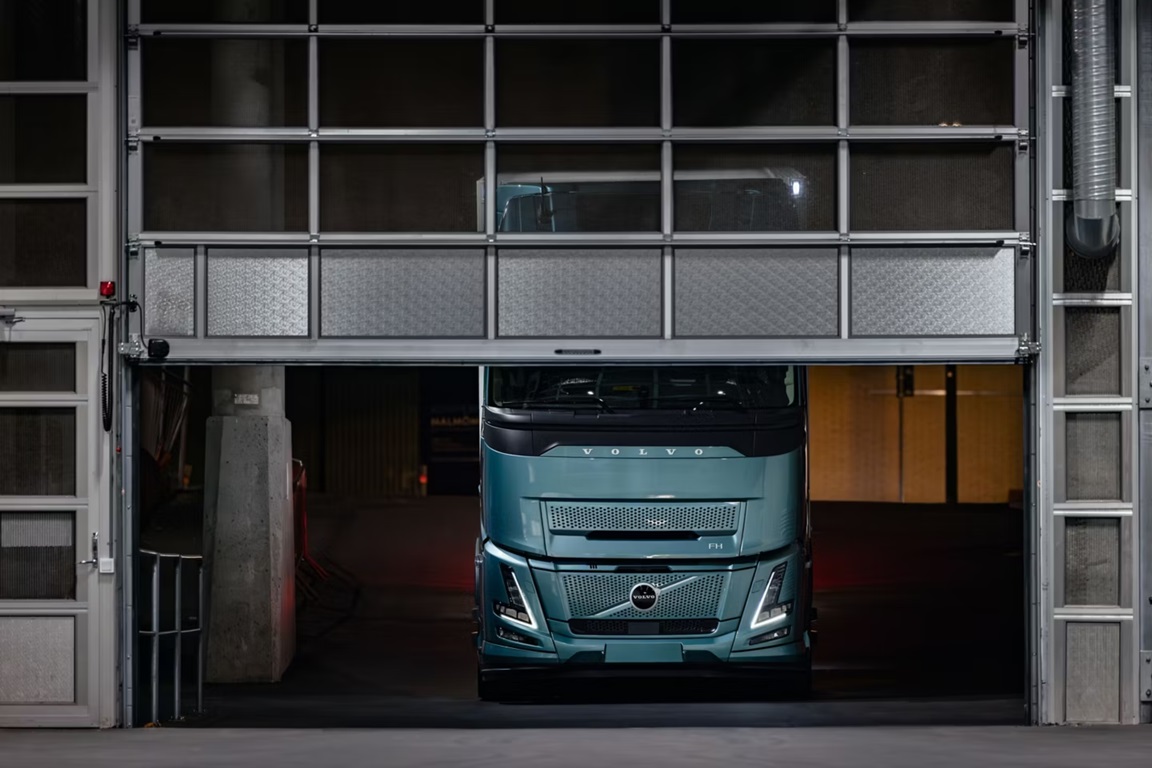 Volvo Unveils 600 km Range Heavy Duty Electric Truck